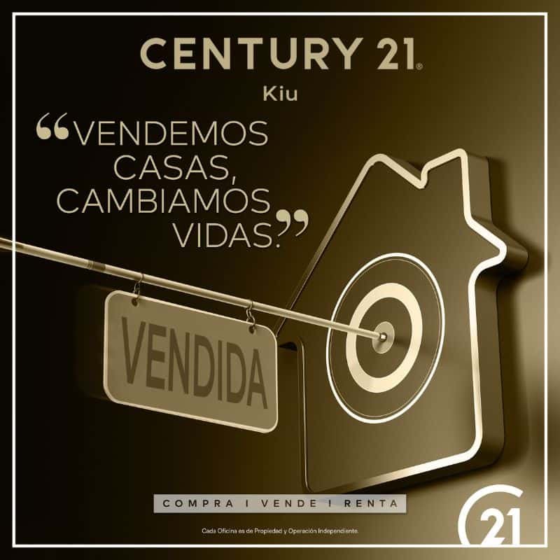 "Letrero de 'VENDIDA' colgado en un poste, simbolizando la rapidez y éxito en la venta de propiedades en Century 21 KIU"